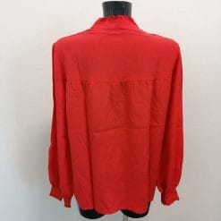 camicia di seta vintage rossa con rouches
