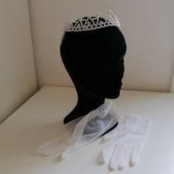 abito da sposa vintage sartoriale con mantello di tulle