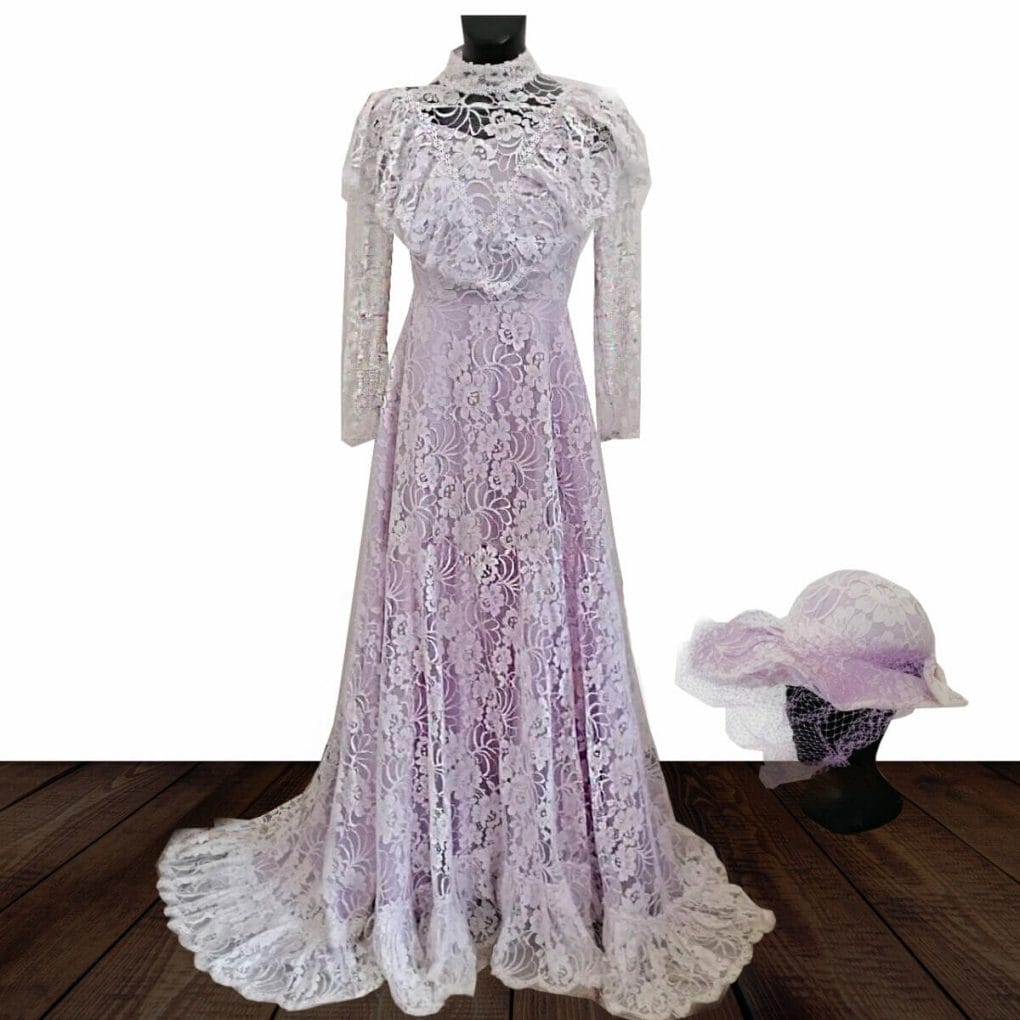 abito da sposa vintage anni '00 bianco e lilla in pizzo con cappello vittoriano