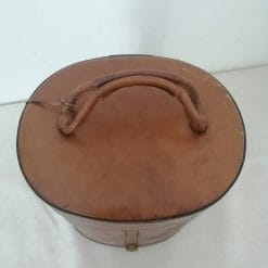 porta-parrucche d'epoca vintage in pelle