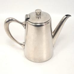 Caffettiera Christofle in edizione limitata per Hotel Post in "lega Christofle". L'oggetto รจ in buone condizioni generali, presenti segni d'uso.