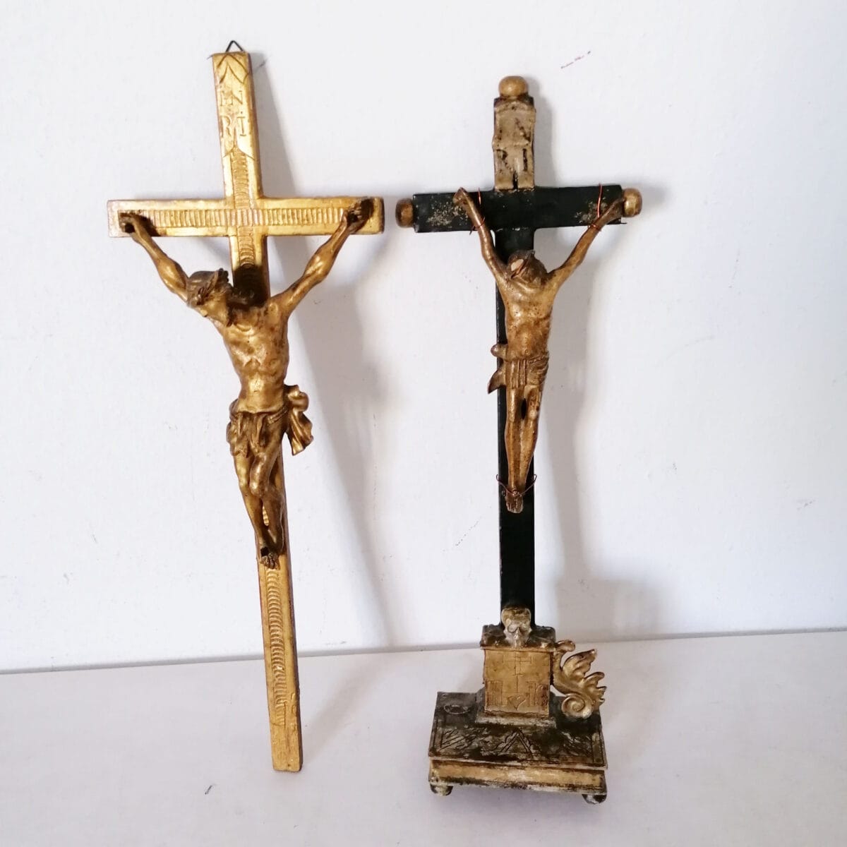 Crocefissi antichi in legno