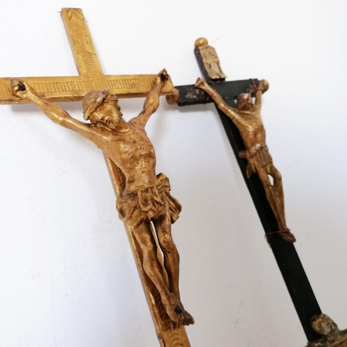 Crocefissi antichi in legno