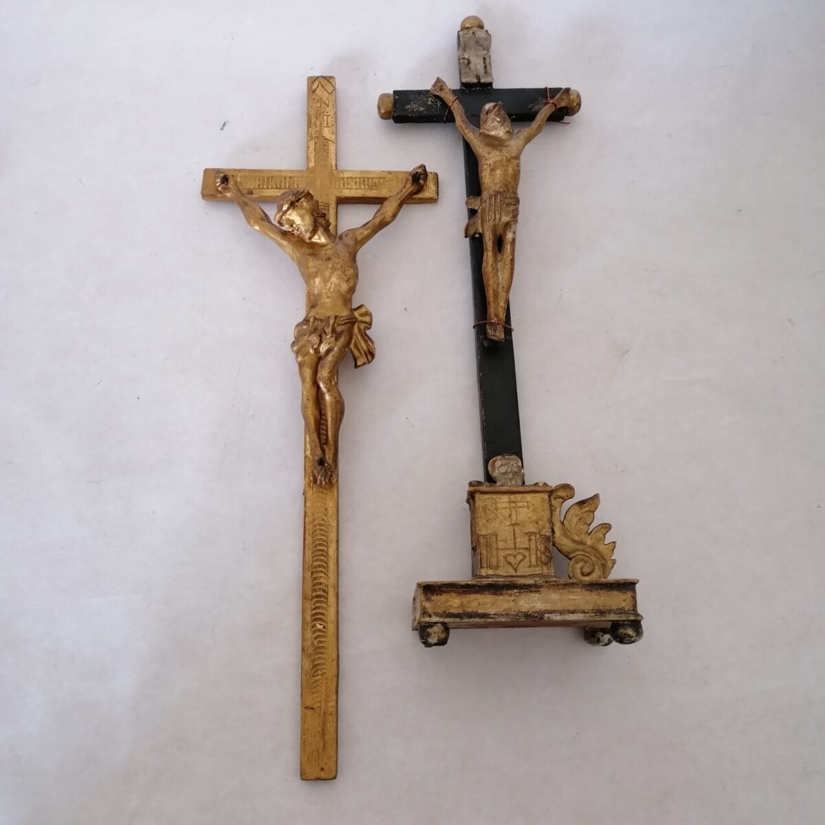 Crocefissi antichi in legno