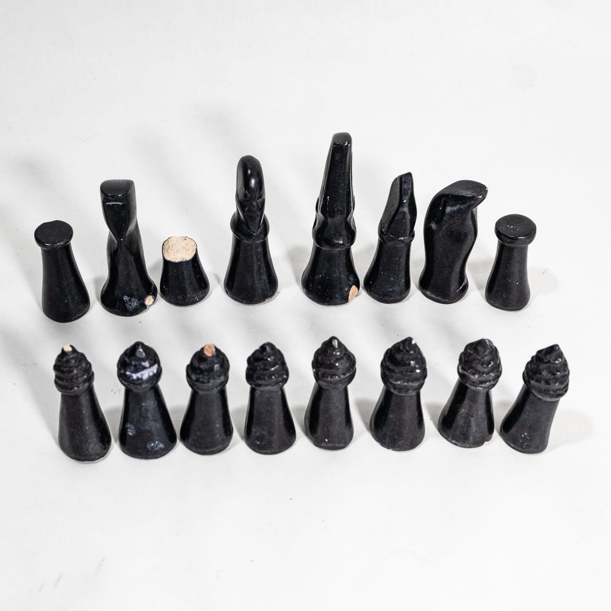 Scacchiera e scacchi in pietra - immagine 15