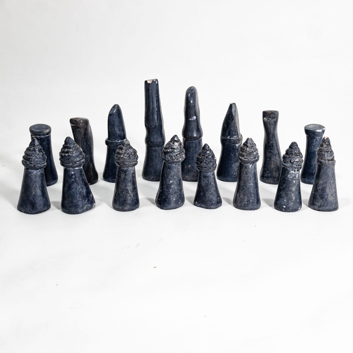 Scacchiera e scacchi in pietra - immagine 13