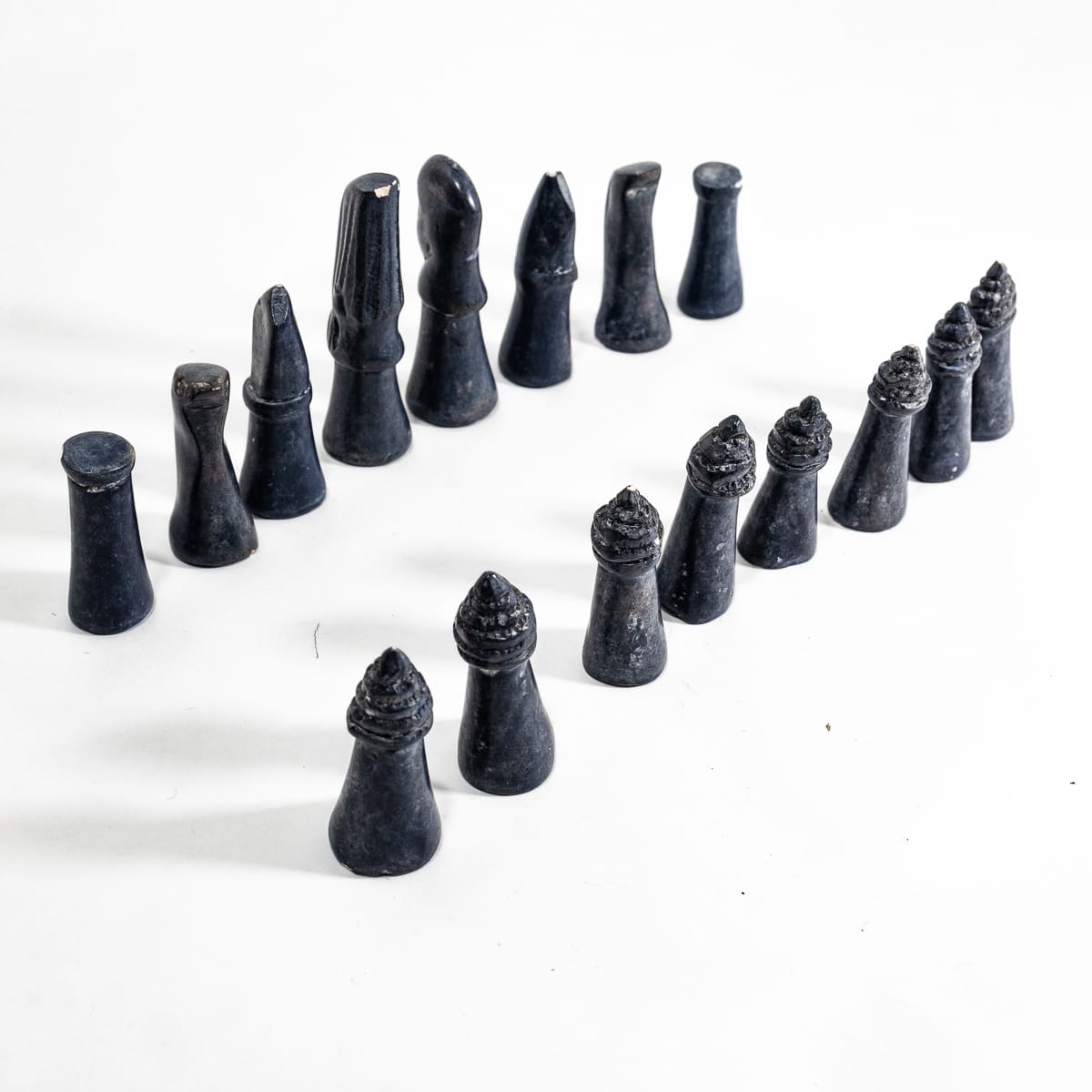 Scacchiera e scacchi in pietra - immagine 12