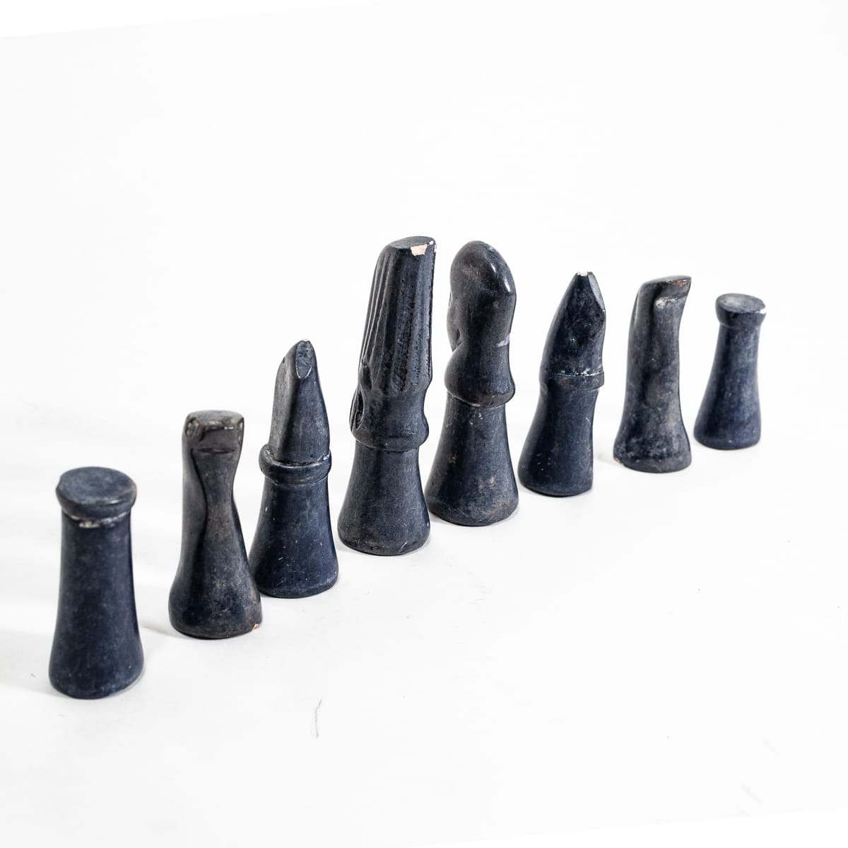 Scacchiera e scacchi in pietra - immagine 11