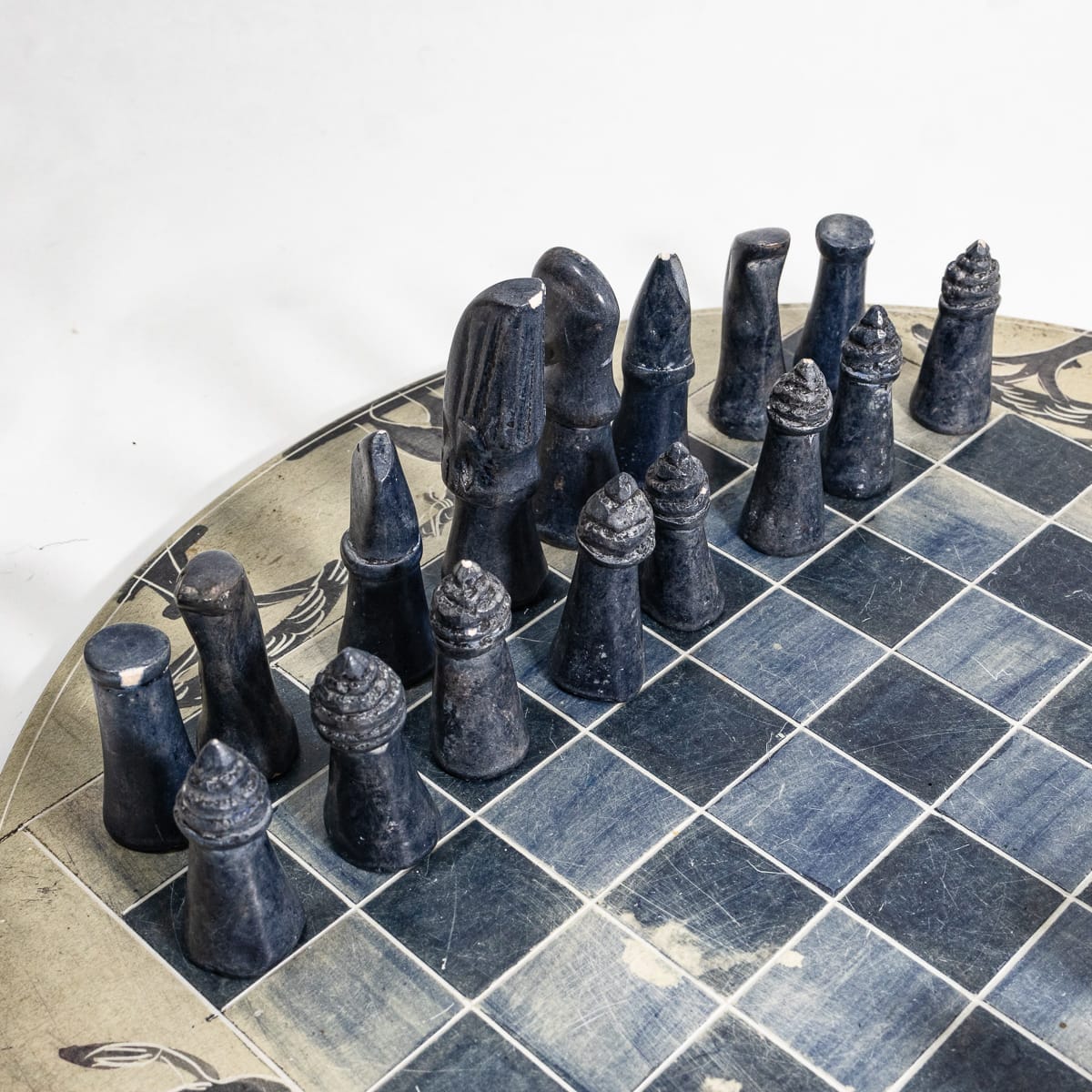 Scacchiera e scacchi in pietra - immagine 7