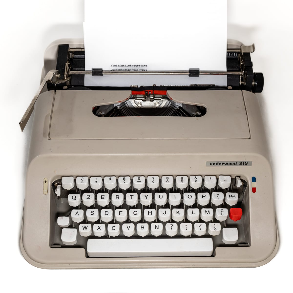 Da non perdere questa fantastica macchina da scrivere Olivetti Underwood 319 degli anni '80. in ottime condizioni, perfettamente funzionate.