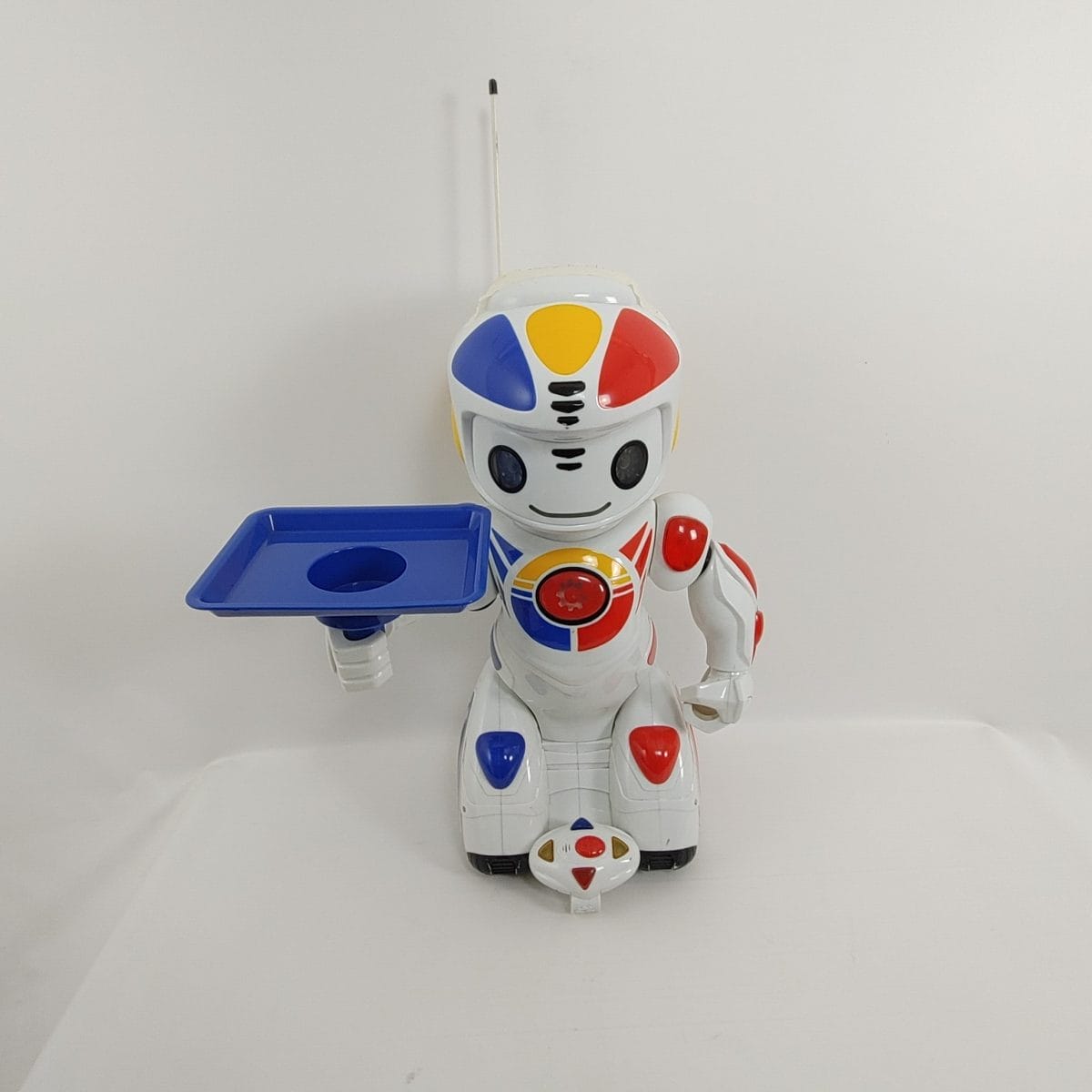 Robot Emiglio Giochi Preziosi modello moderno di fine anni 90. Perfettamente funzionante e completo di tutti i pezzi, in ottime condizioni!