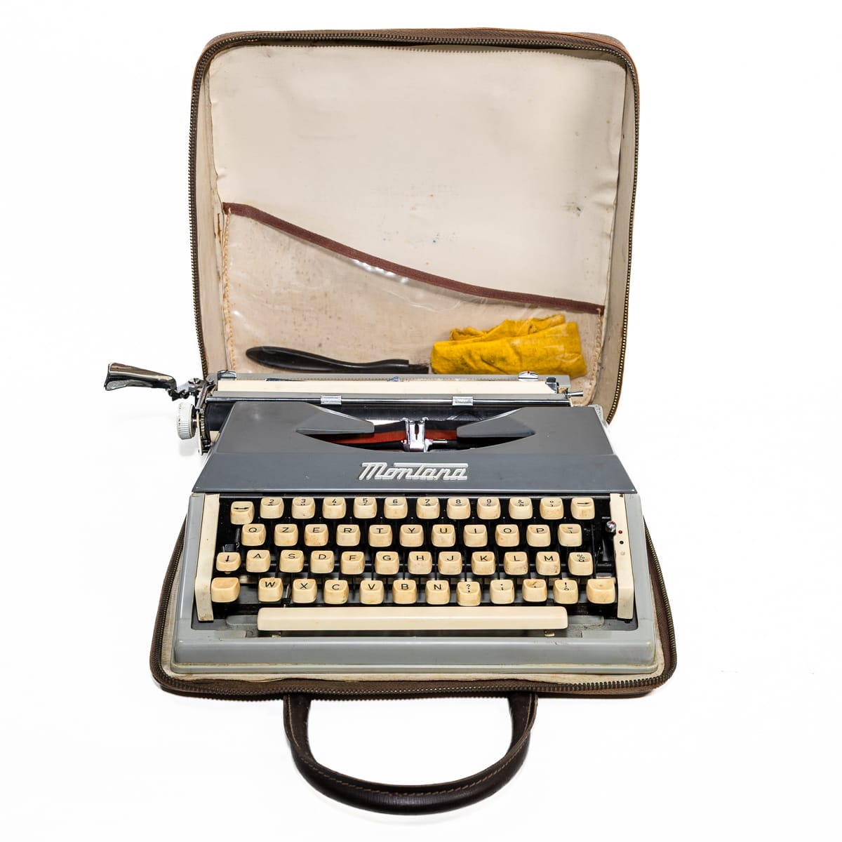 Macchina da scrivere Montana vintage anni '50-'60 con custodia originale. Funzionante. Perfetta per collezionisti e amanti del design.