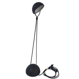 Lampada da tavolo Meridiana di Paolo Piva per Stefano Cevoli, design postmoderno anni '80. Articolabile, in metallo nero. Funzionante.