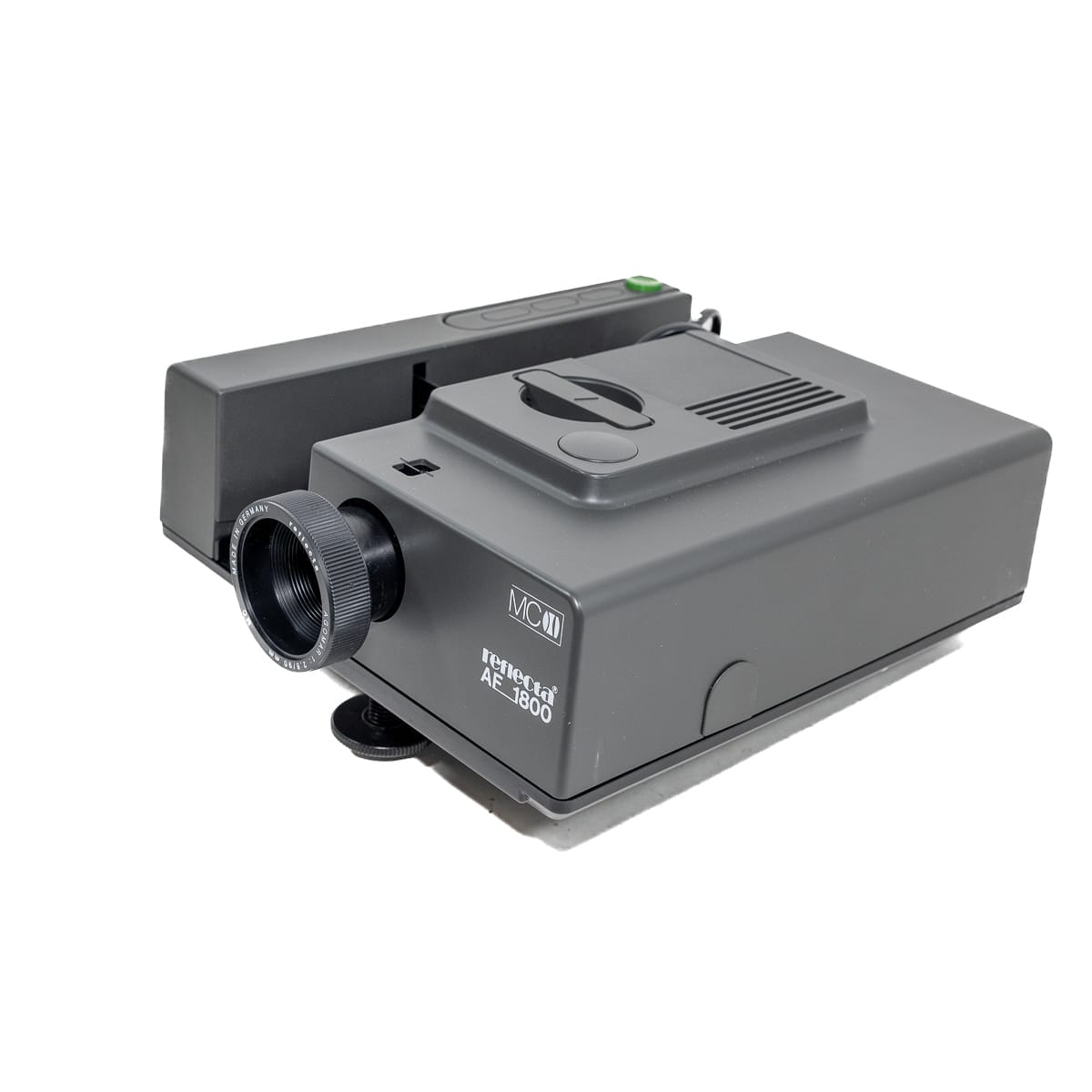 Proiettore Reflecta AF 1800 per diapositive. Modernariato anni '80/'90, con autofocus e telecomando via cavo. Testato, funzionante, ottime condizioni.